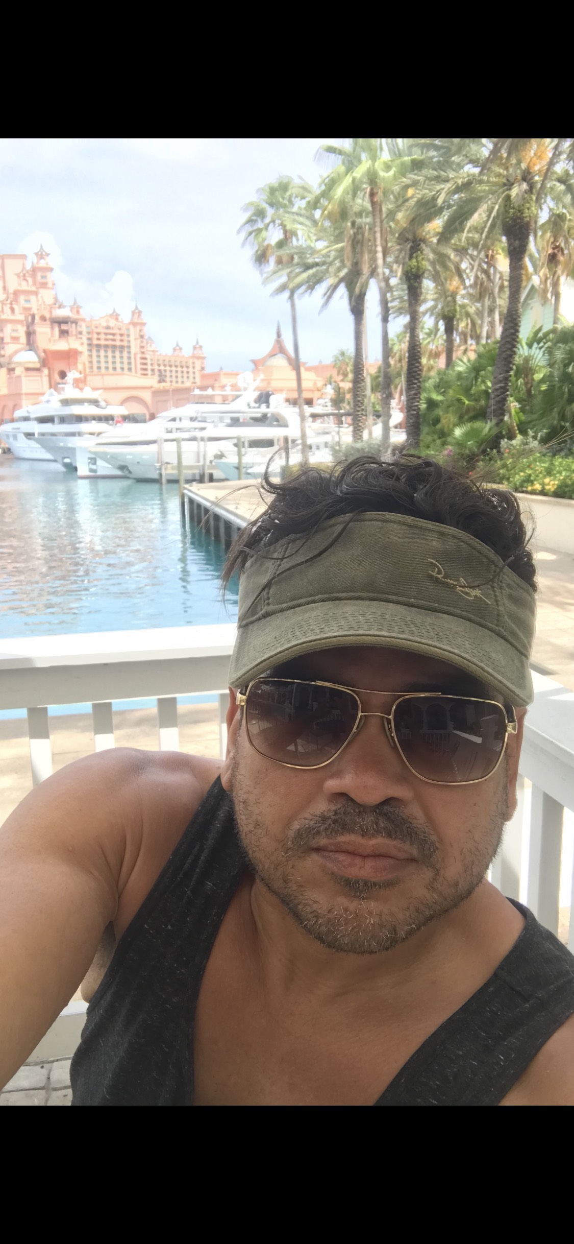 Oliver Maldonado Author Photopgraphed in Atlantis Resort in Bahamas
