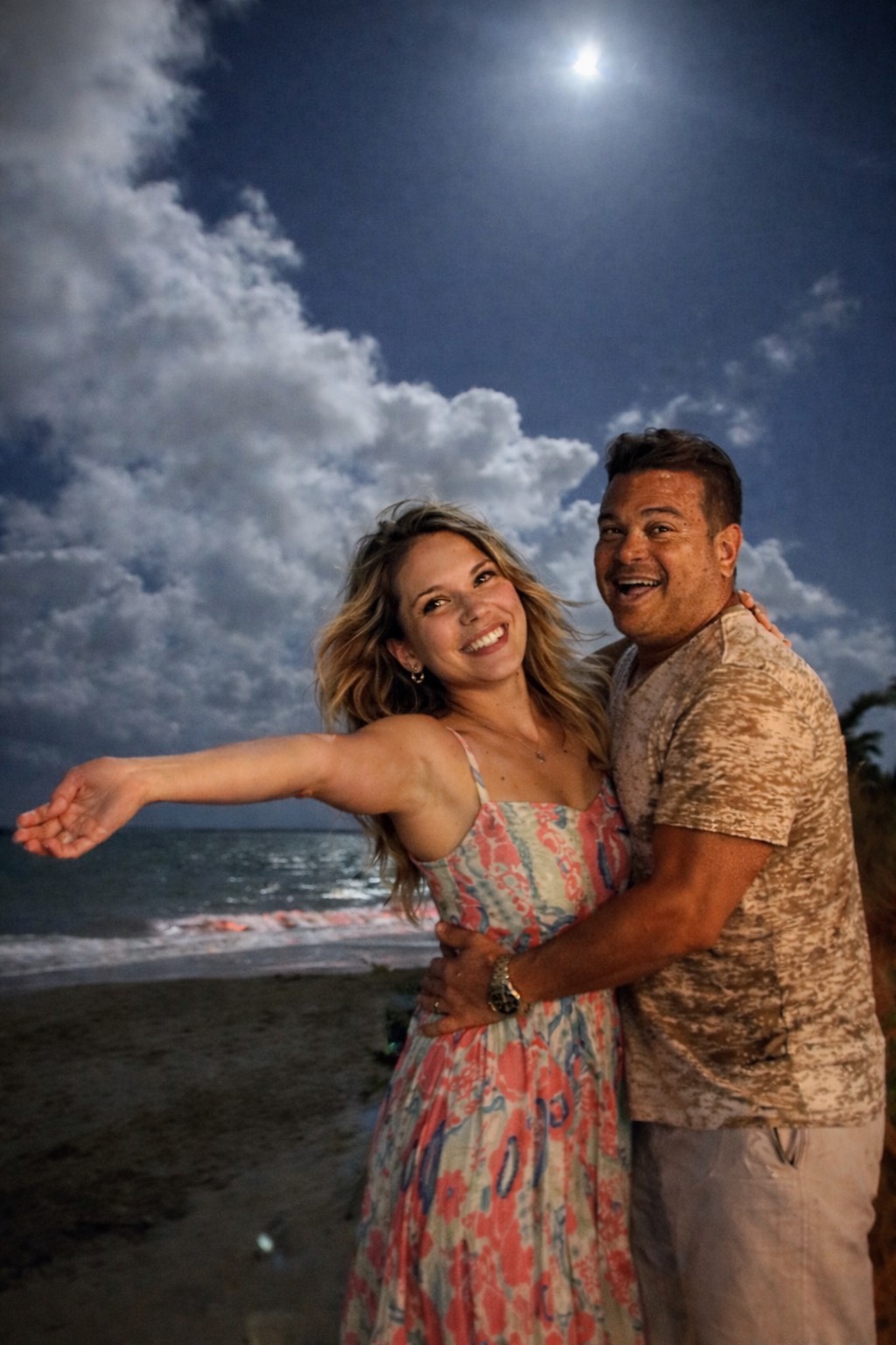 #Oliver Maldonado Author Photographed with Actress Sofia on Yacht