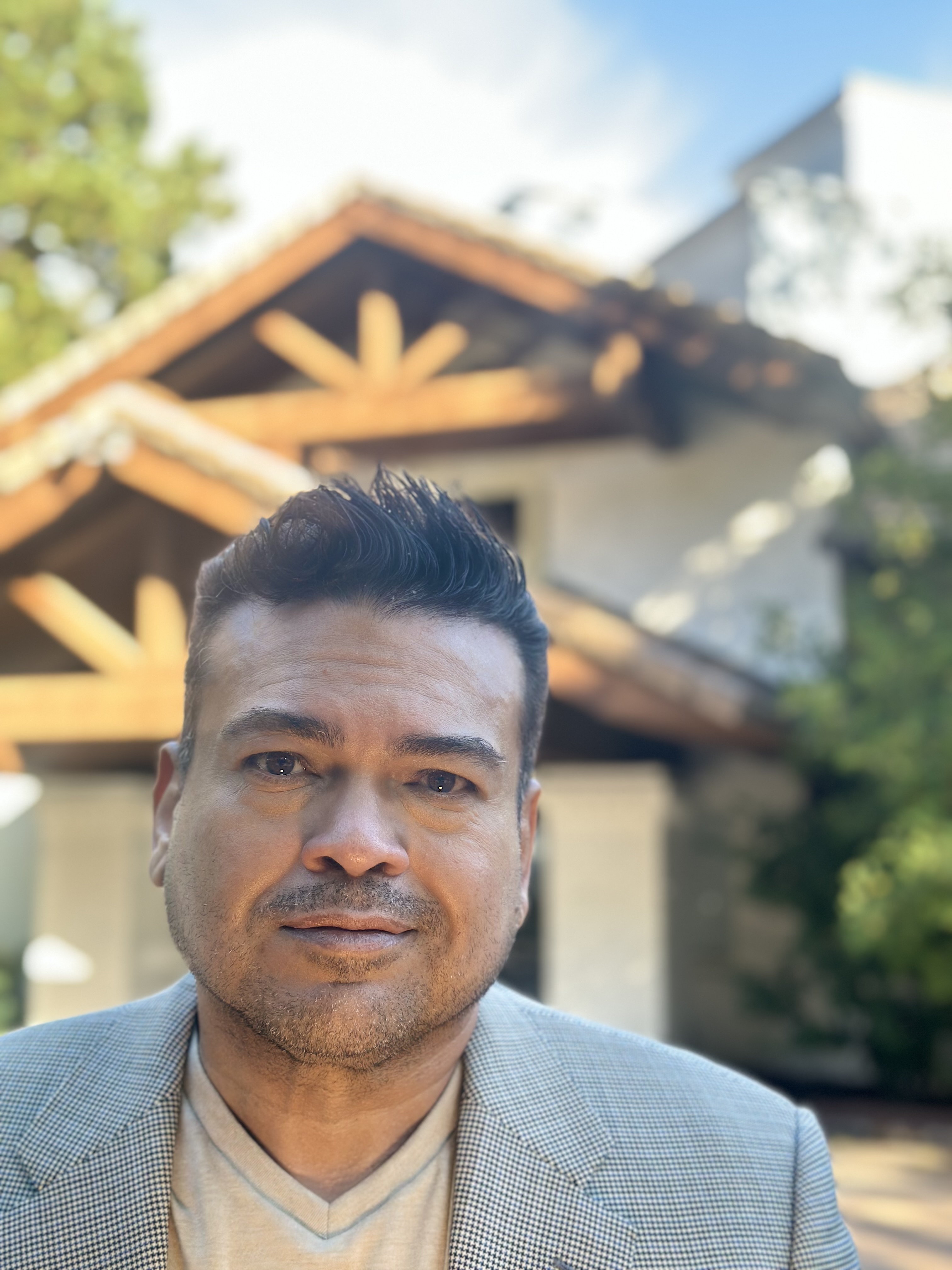 Oliver Maldonado – Author, Business Consultant & Sales Trainer